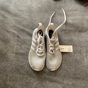 Adidas black and white tennis shoes